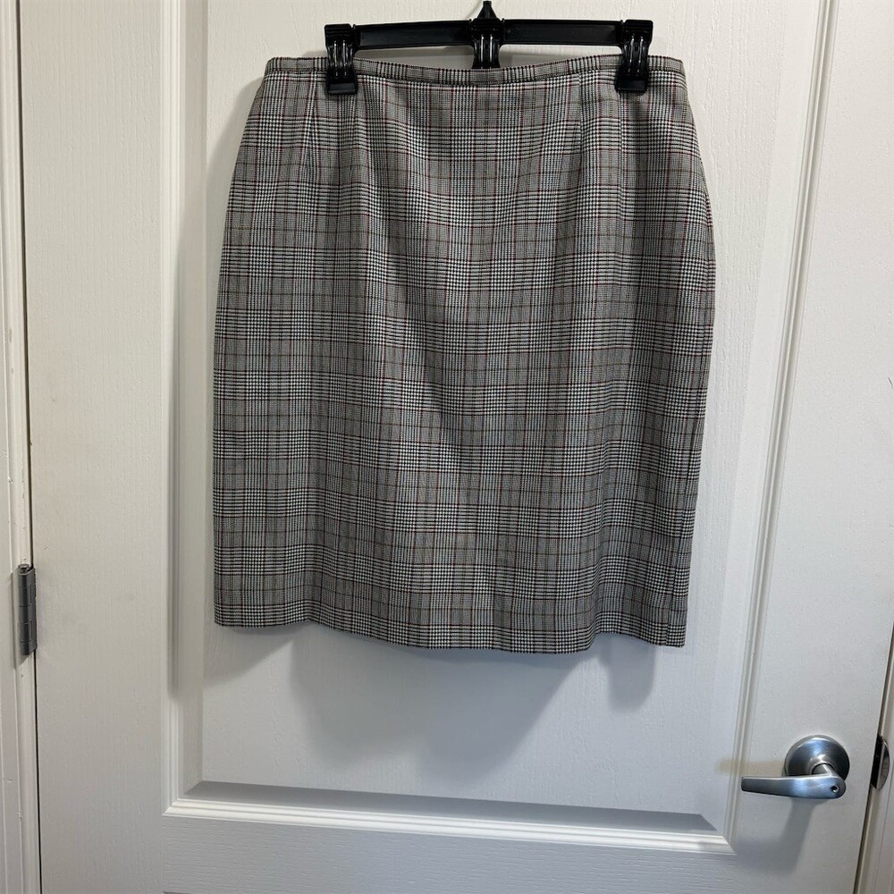 Villager Liz Claiborne Skirt Womens Size 14 Gray Glen Plaid Pencil Knee sku595